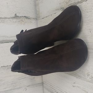 Aerology Soft Role brown suede feel zipup heeled ankle boots Size 9.5M